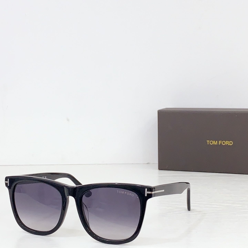 TOM FORD